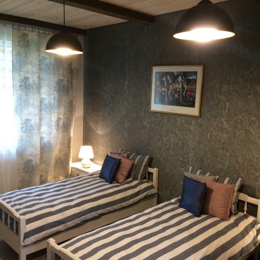 Dzirnavinas Motel Biksti Eksteriør bilde