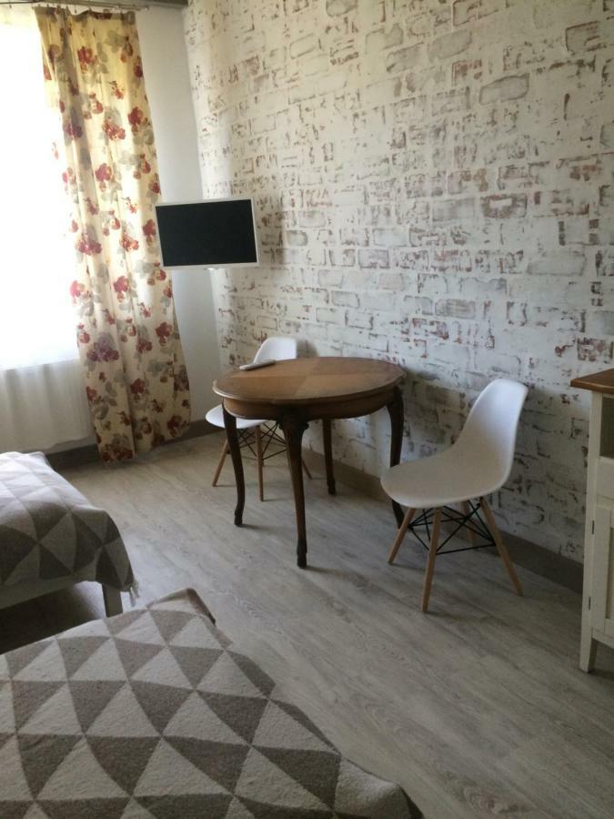 Dzirnavinas Motel Biksti Eksteriør bilde