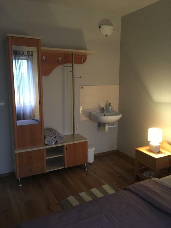 Dzirnavinas Motel Biksti Eksteriør bilde